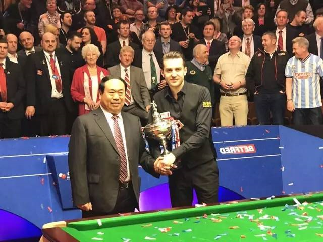 塞尔比赢得世锦赛冠军，甘连舫对他表示祝贺